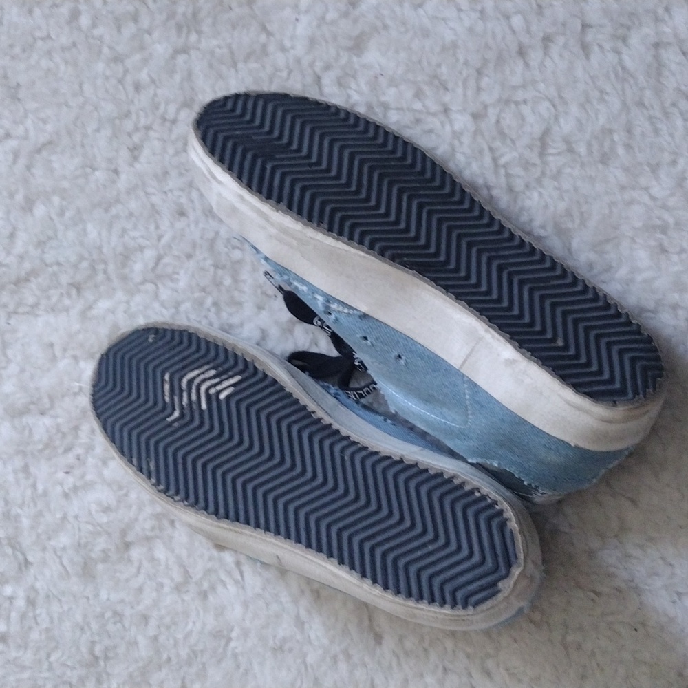 Golden Goose Blue Star Sneakers with Black Laces - Picture 4 of 5